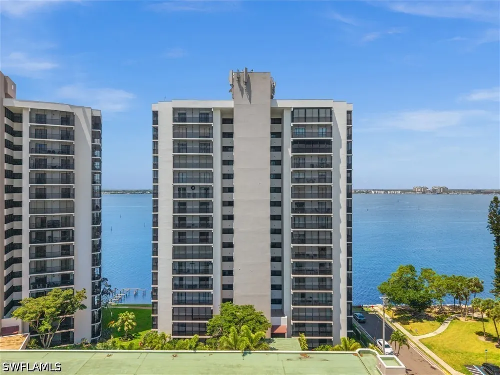 Virginia Avenue #902 Fort Myers, FL 33901