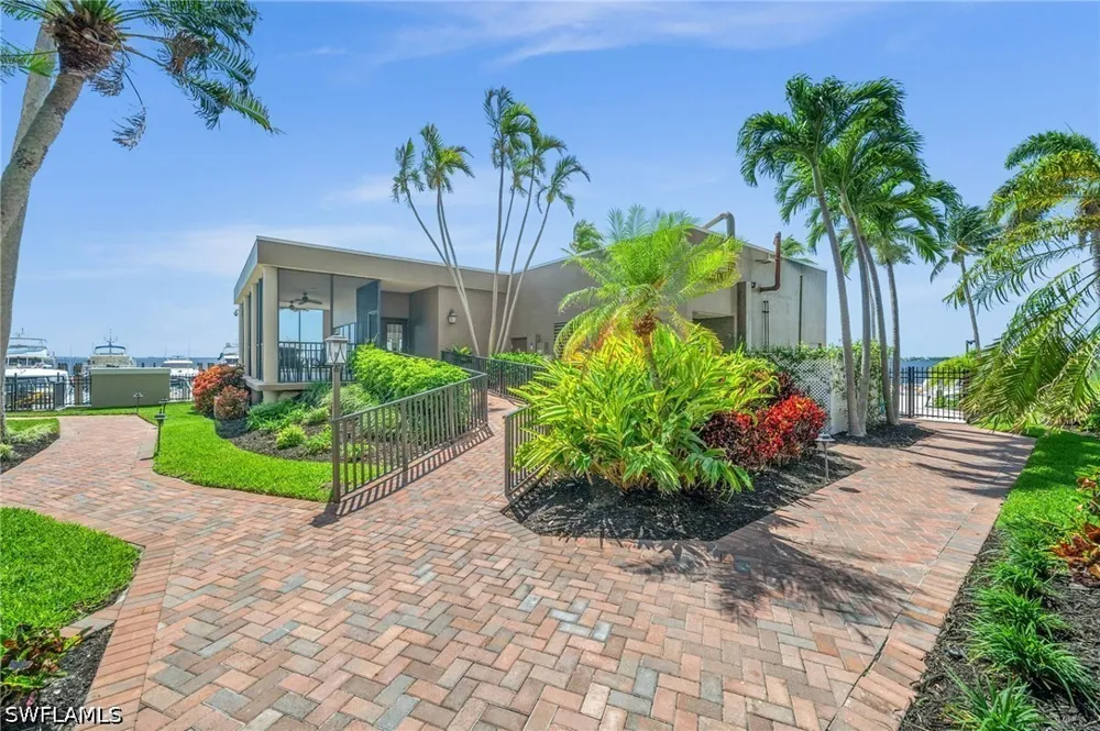 Virginia Avenue #902 Fort Myers, FL 33901