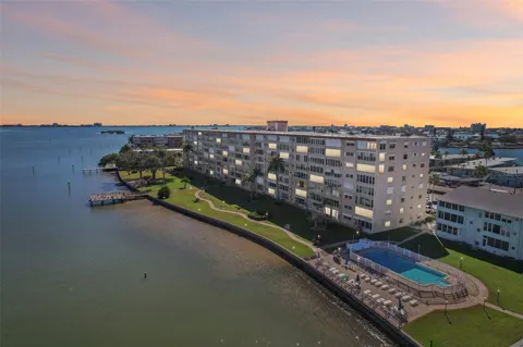 1847 SHORE DRIVE S #711