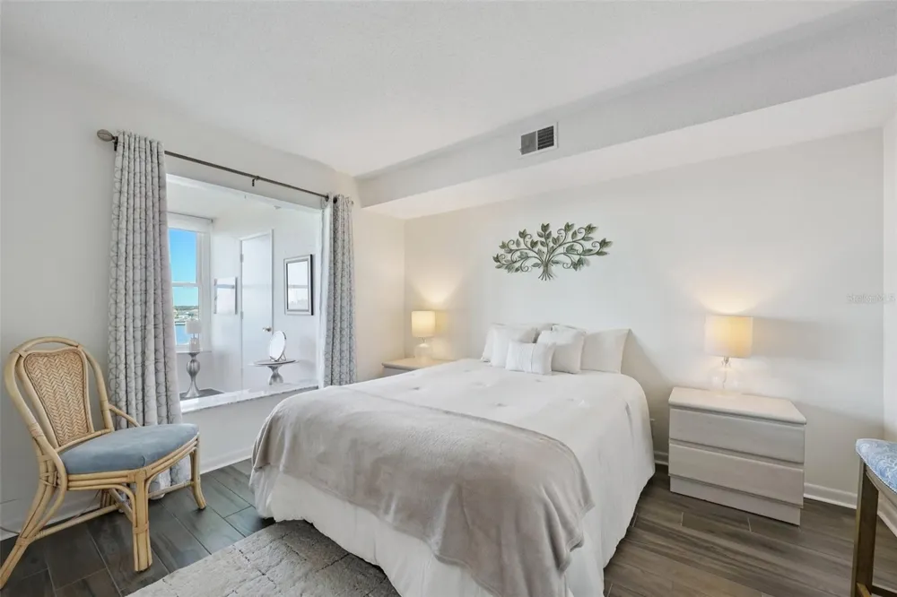 1847 SHORE DRIVE S #711 South Pasadena, FL 33707