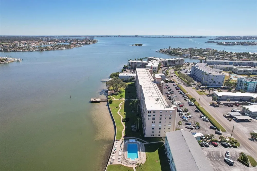 1847 SHORE DRIVE S #711 South Pasadena, FL 33707