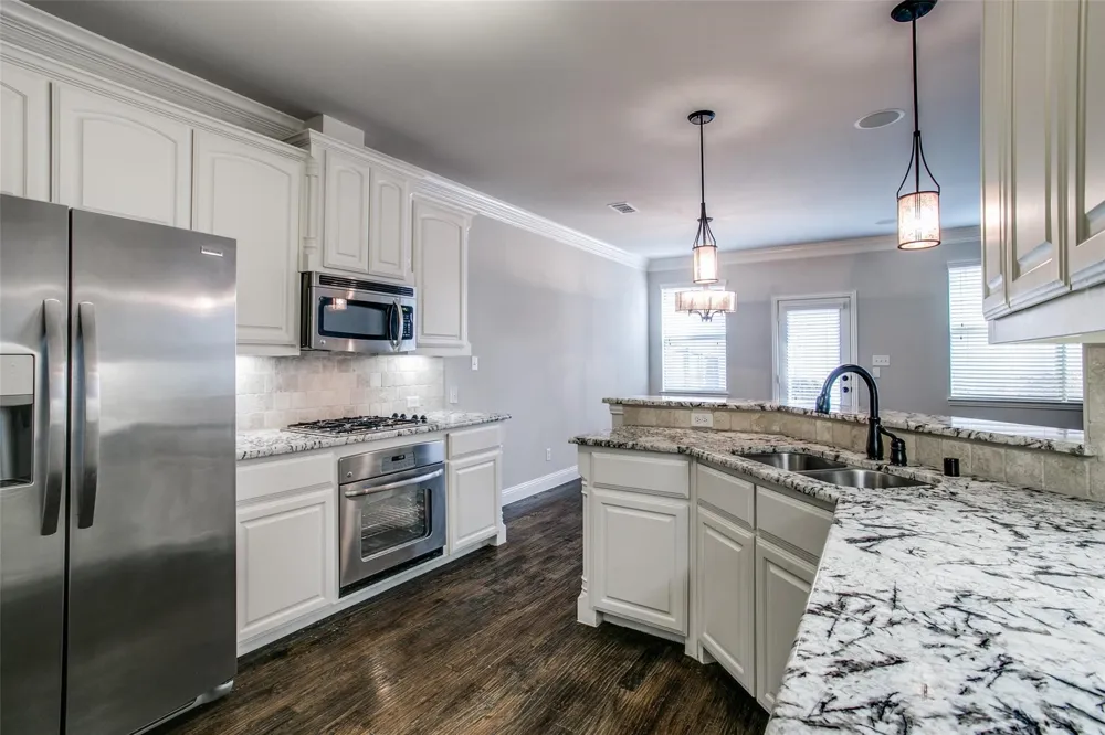 250 Churchill Loop Grapevine, TX 76051