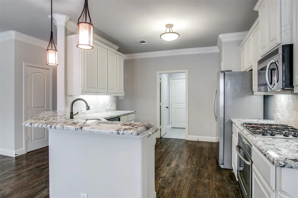250 Churchill Loop Grapevine, TX 76051