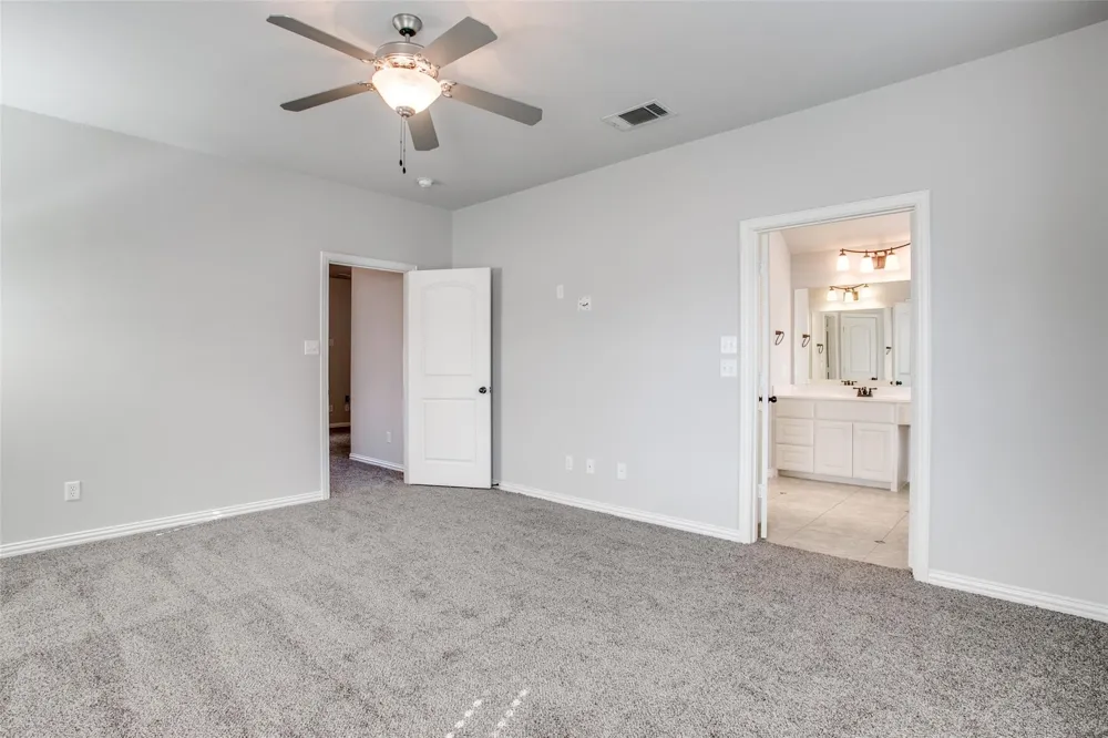 250 Churchill Loop Grapevine, TX 76051