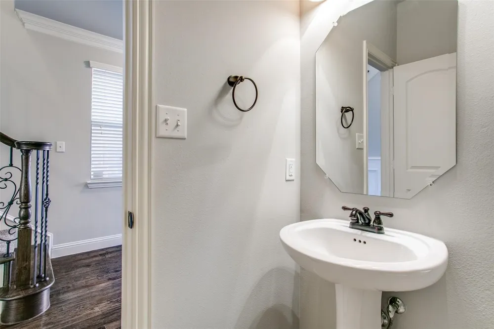250 Churchill Loop Grapevine, TX 76051