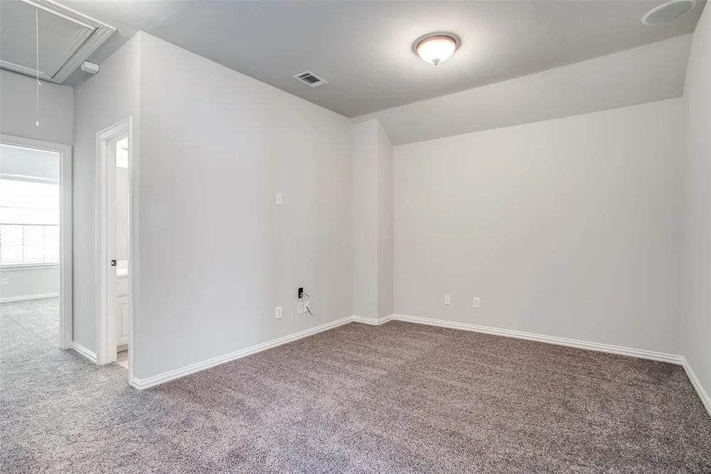 250 Churchill Loop Grapevine, TX 76051