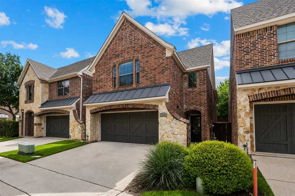 250 Churchill Loop Grapevine, TX 76051