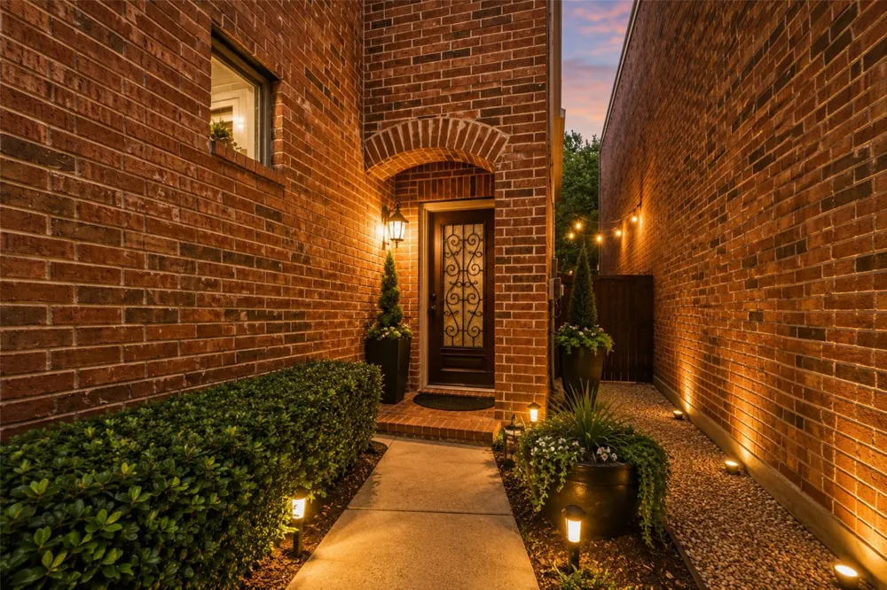 250 Churchill Loop Grapevine, TX 76051