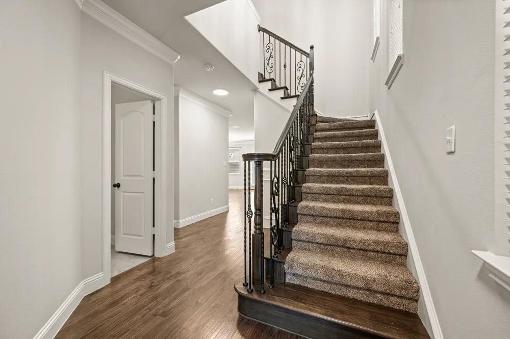 250 Churchill Loop Grapevine, TX 76051