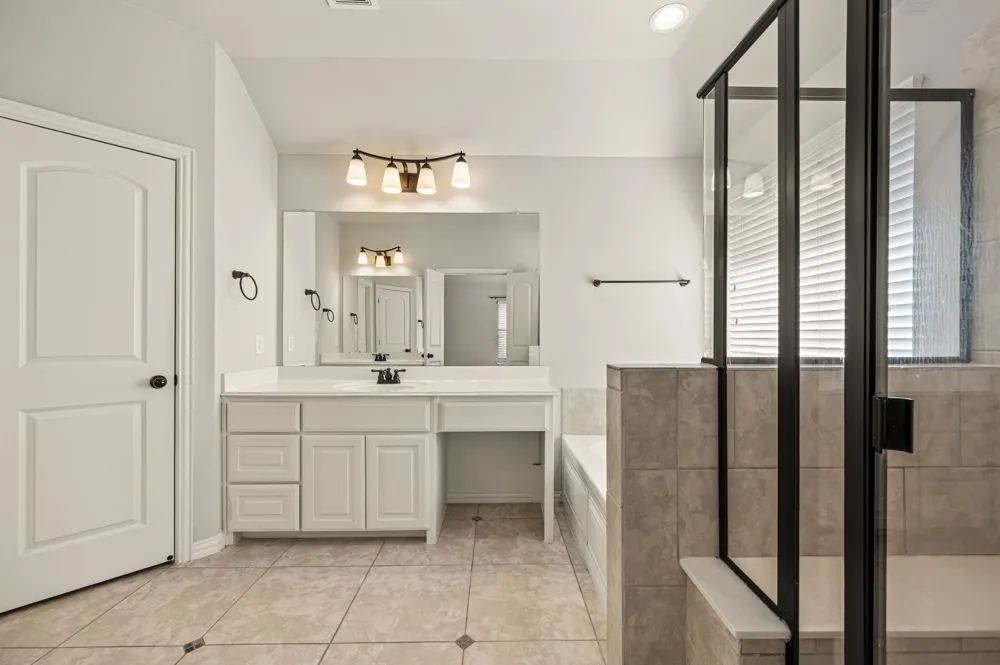 250 Churchill Loop Grapevine, TX 76051