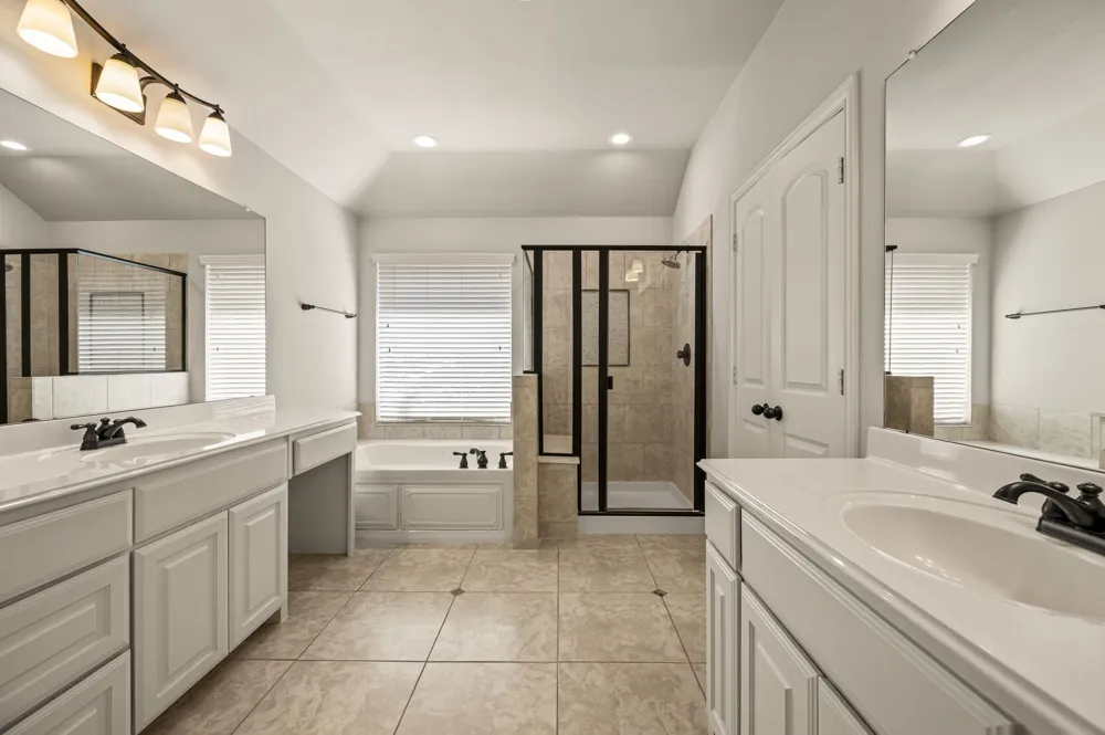 250 Churchill Loop Grapevine, TX 76051