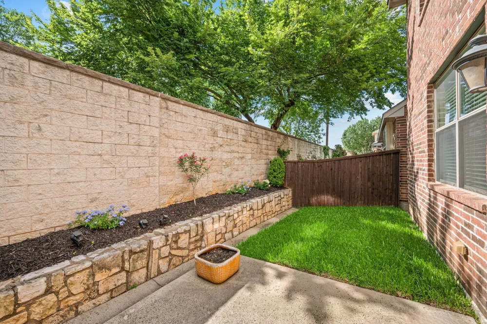 250 Churchill Loop Grapevine, TX 76051