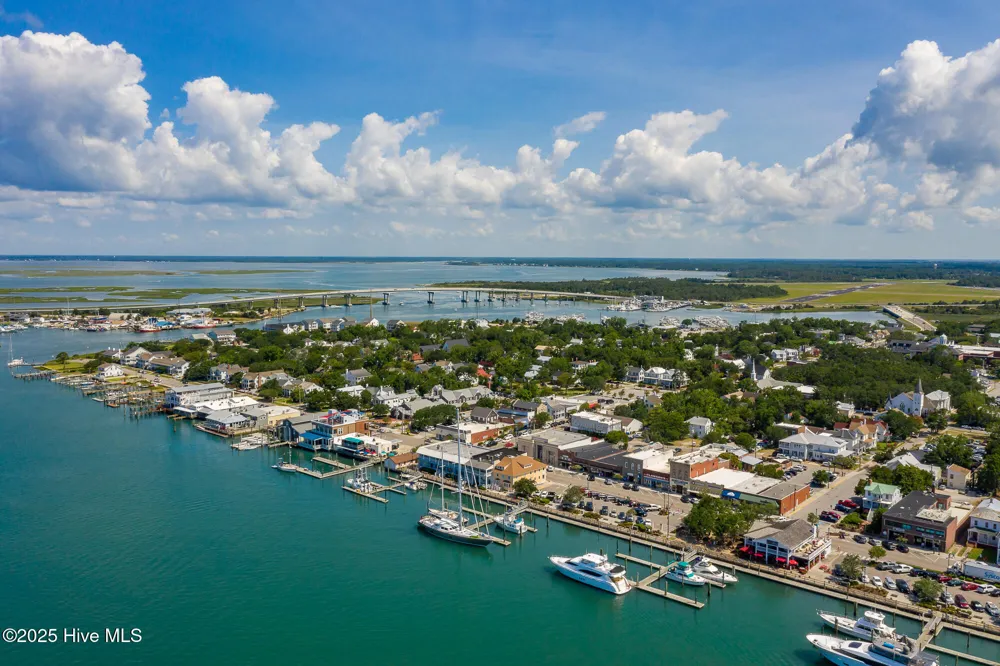 805 Mulberry Street #Unit 207 Beaufort, NC 28516