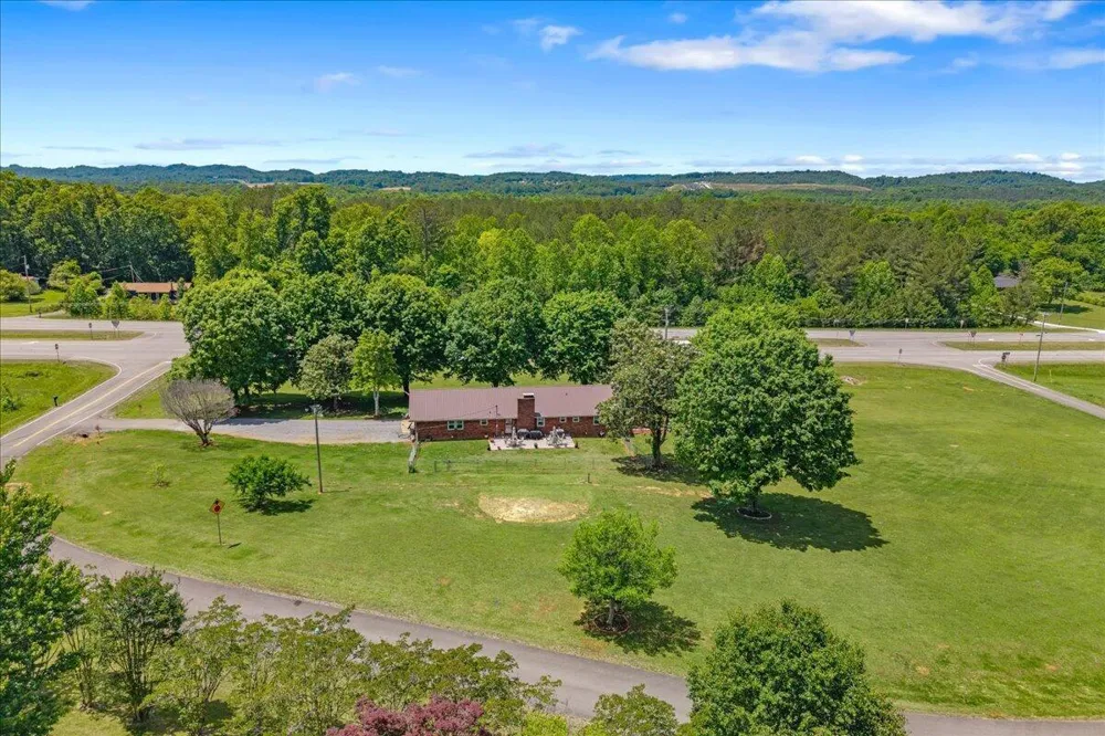 2065 Highway 30 E Athens, TN 37303