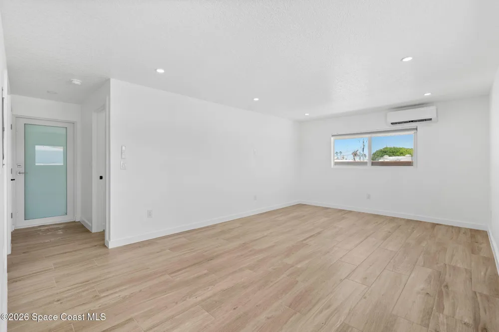 210 6th Avenue #7 Indialantic, FL 32903