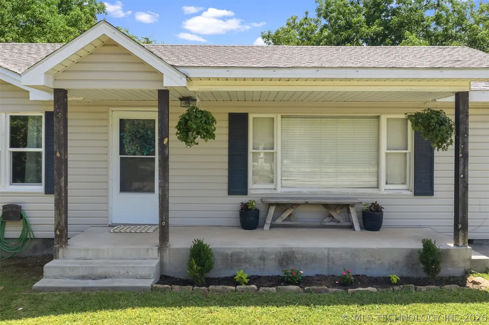 1126 W 12th Sulphur, OK 73086