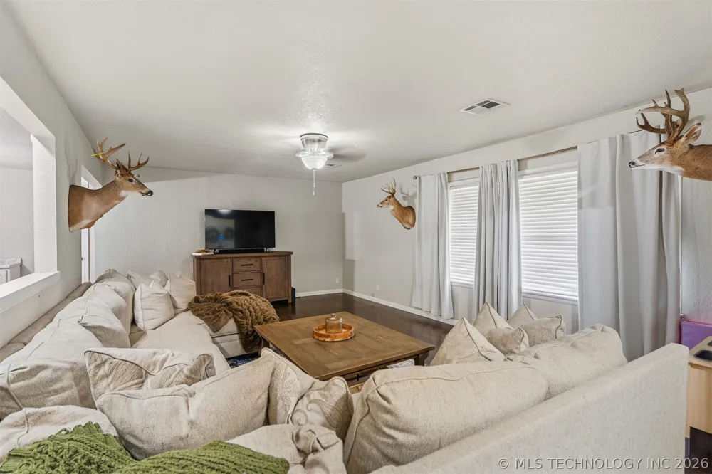 1126 W 12th Sulphur, OK 73086