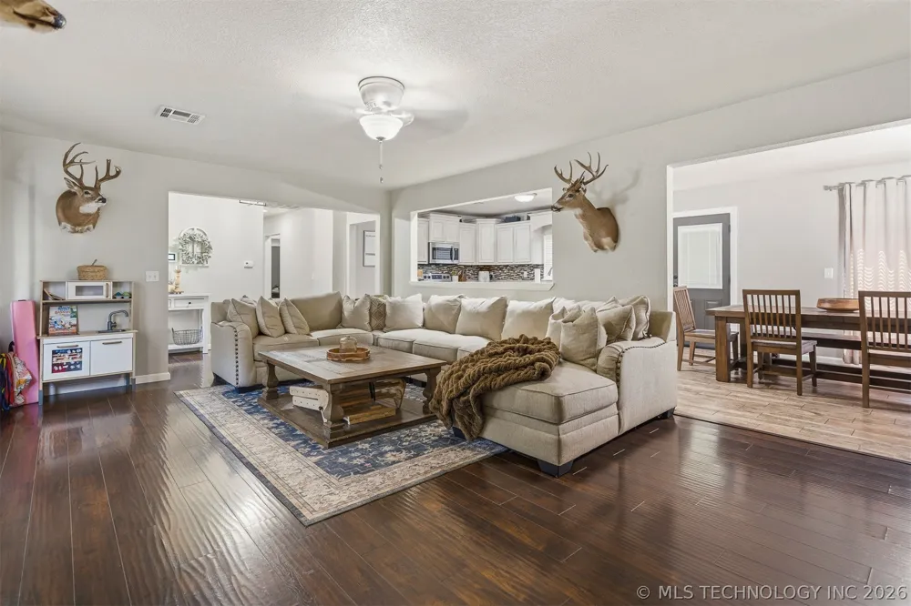 1126 W 12th Sulphur, OK 73086