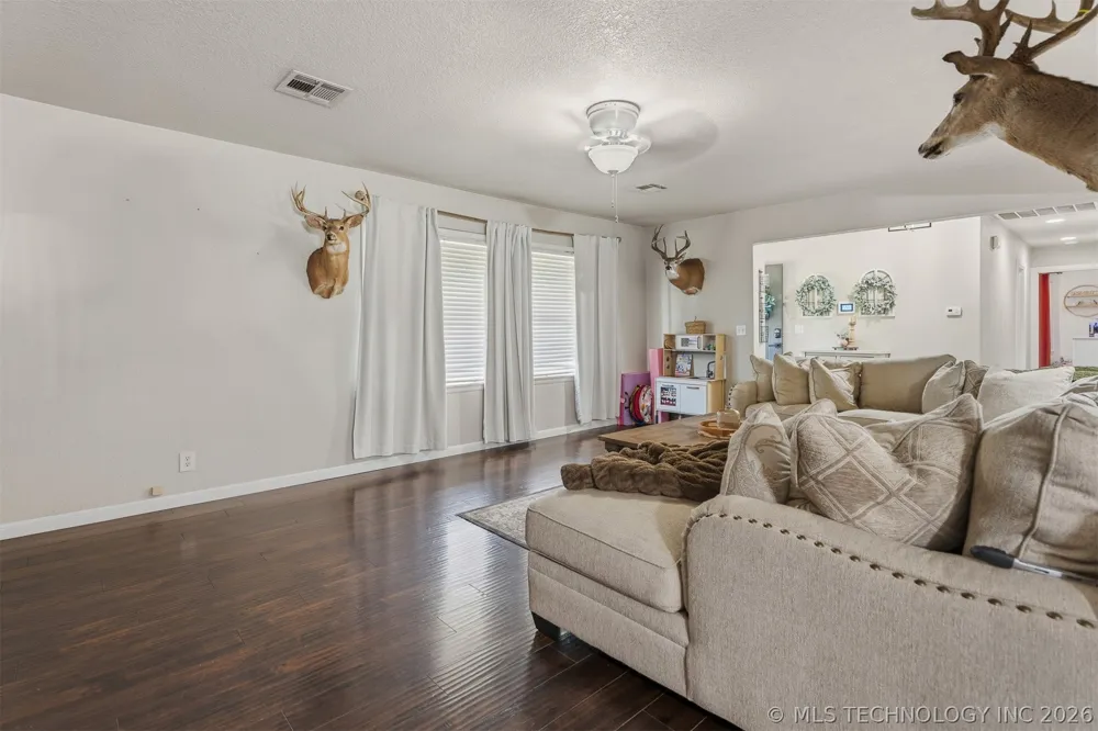 1126 W 12th Sulphur, OK 73086