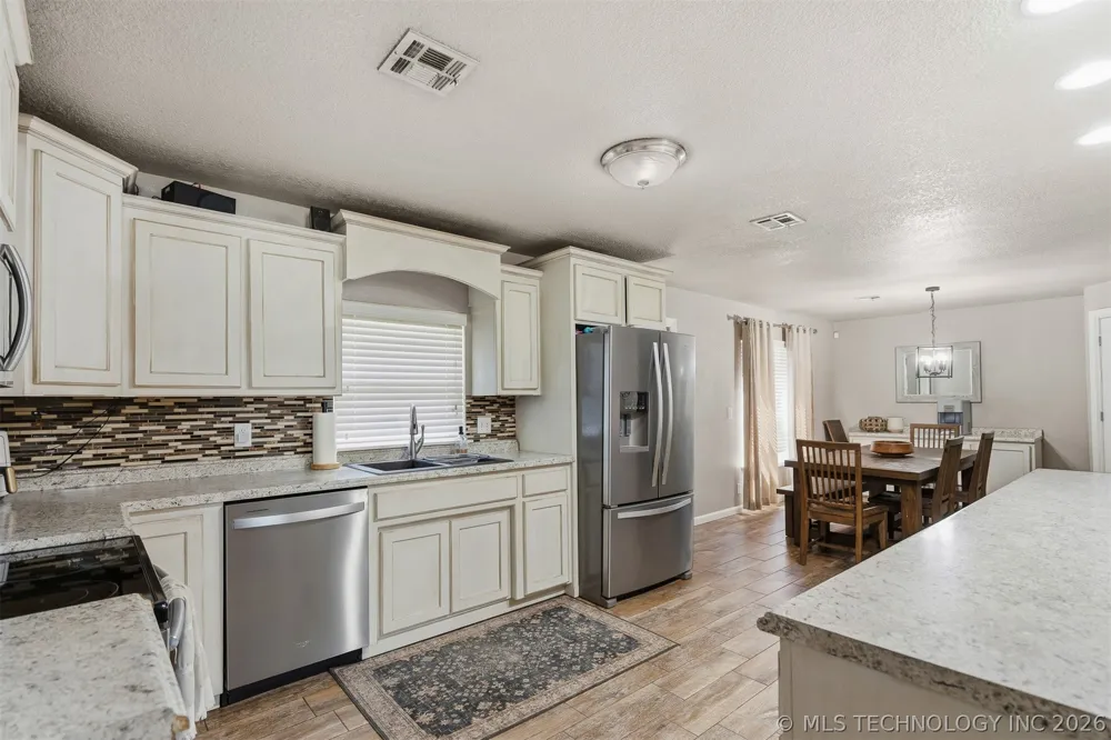 1126 W 12th Sulphur, OK 73086