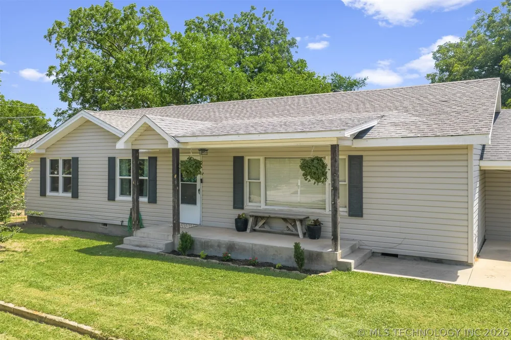 1126 W 12th Sulphur, OK 73086