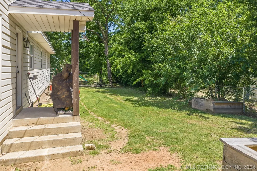 1126 W 12th Sulphur, OK 73086