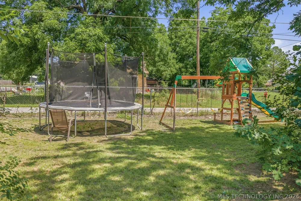1126 W 12th Sulphur, OK 73086