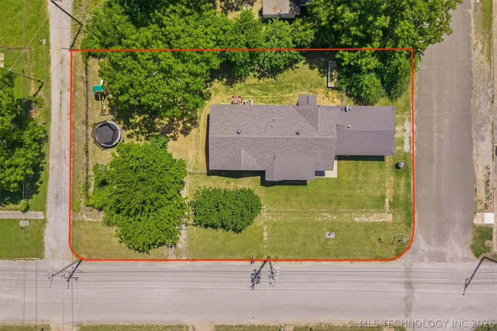 1126 W 12th Sulphur, OK 73086