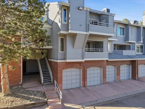 3638 Iguana Drive