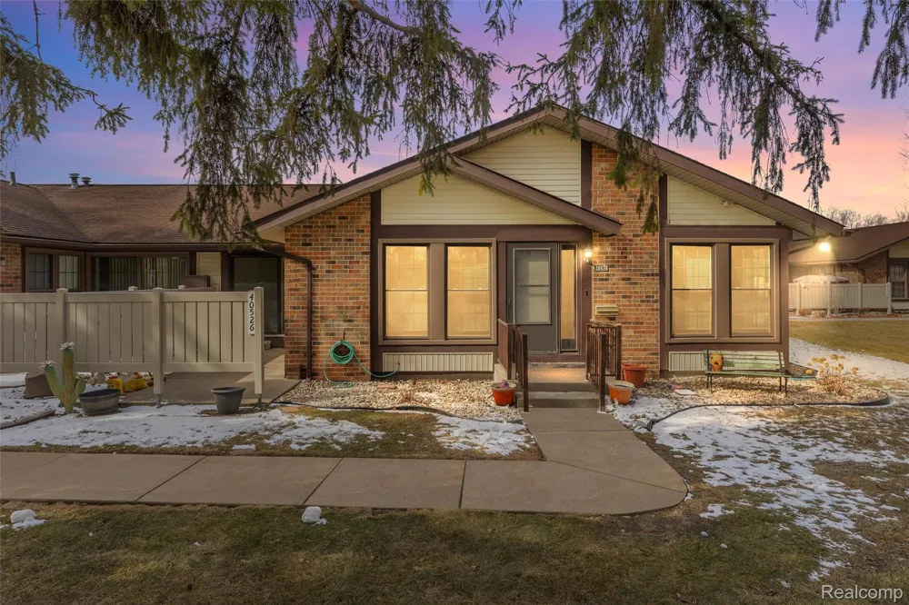 40526 Newport Drive Plymouth Charter Township, MI 48170