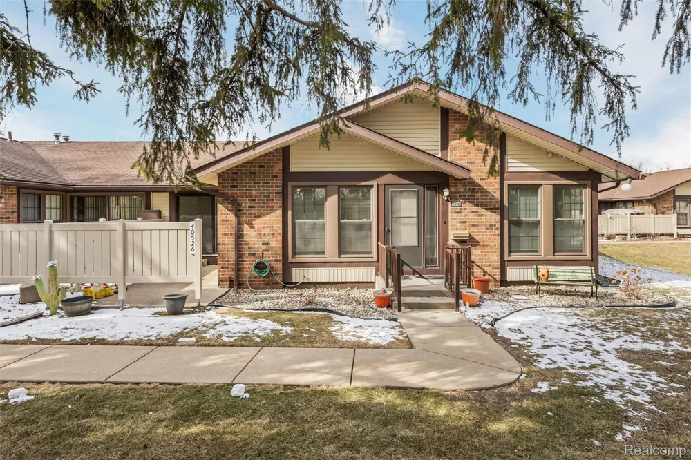 40526 Newport Drive Plymouth Charter Township, MI 48170