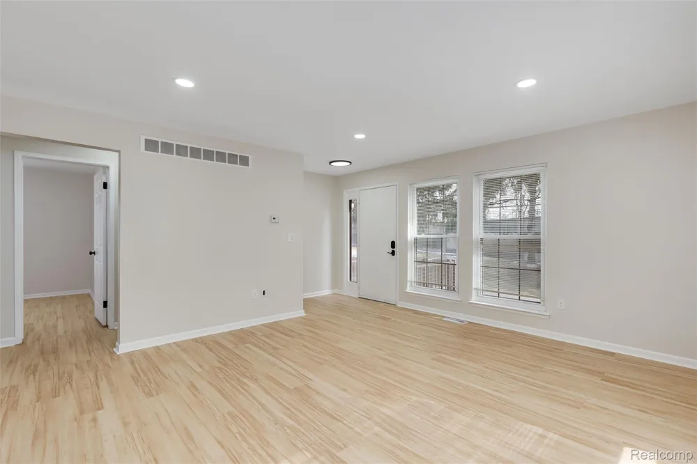 40526 Newport Drive Plymouth Charter Township, MI 48170
