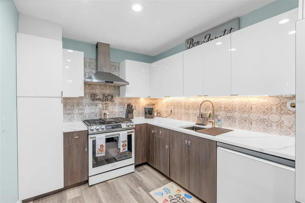 2824 OAK LEA DRIVE South Daytona, FL 32119