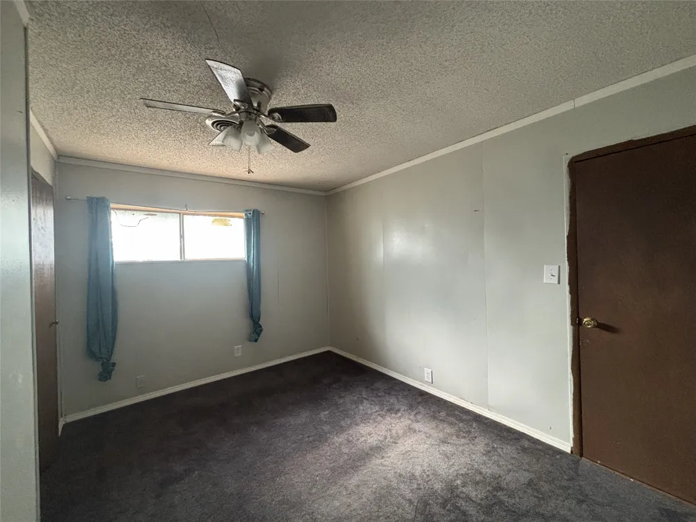 214 E Fourth Henrietta, TX 76365