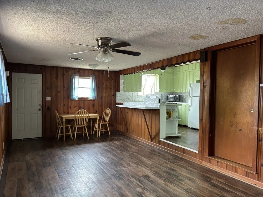 214 E Fourth Henrietta, TX 76365