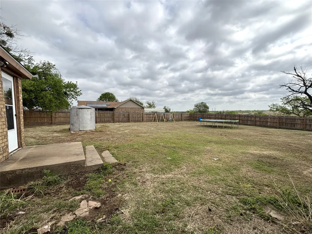 214 E Fourth Henrietta, TX 76365