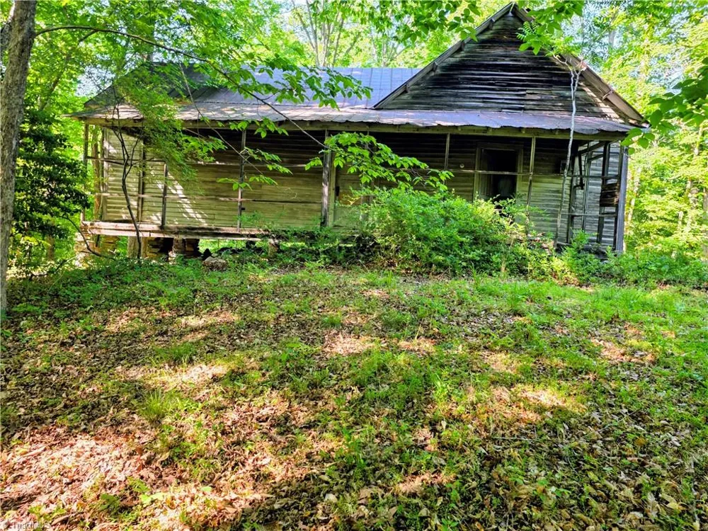 1055 Ed Booth Road Westfield, NC 27053