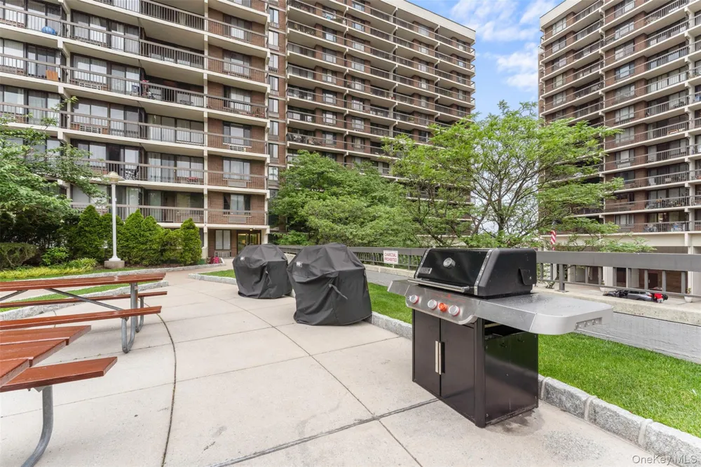 152-18 Union Turnpike #5O Flushing, NY 11367