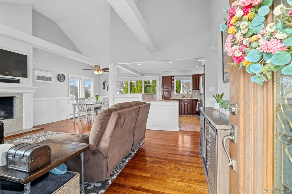 261 6th Street Bethpage, NY 11714