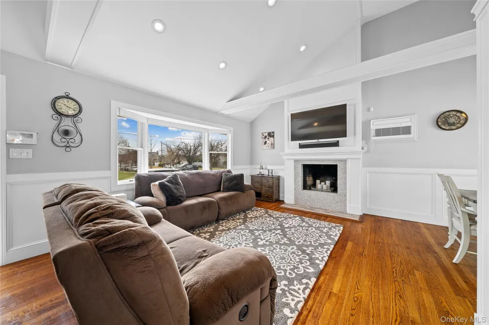 261 6th Street Bethpage, NY 11714