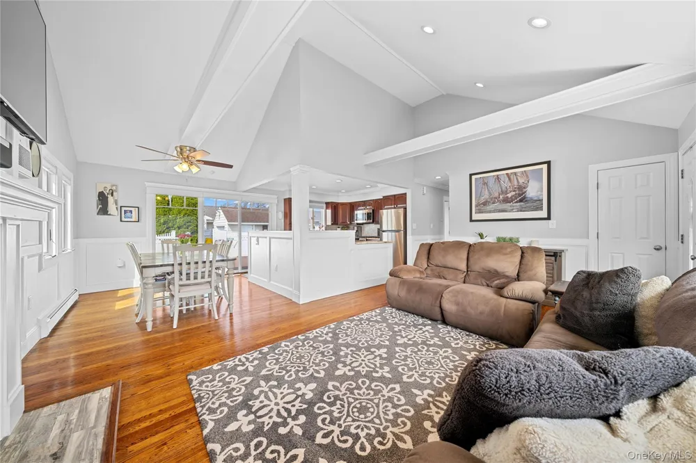 261 6th Street Bethpage, NY 11714