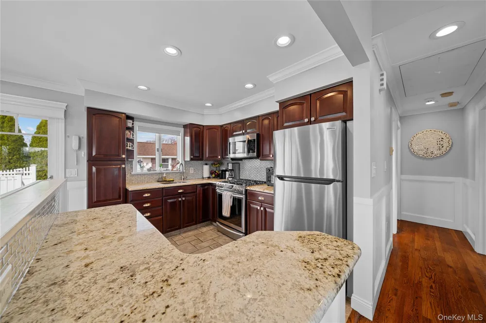 261 6th Street Bethpage, NY 11714