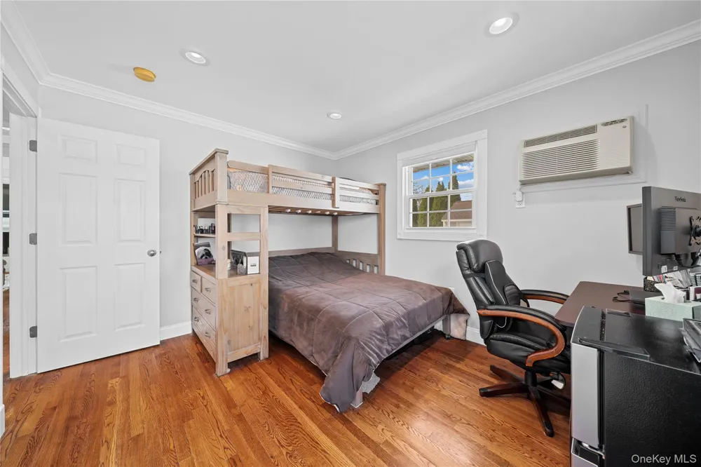 261 6th Street Bethpage, NY 11714