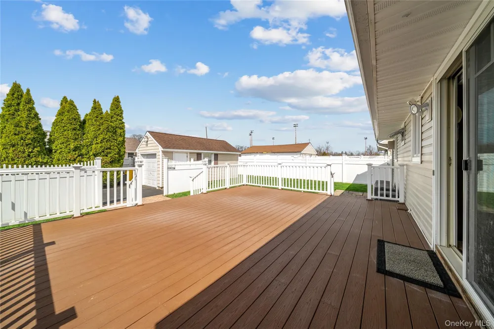 261 6th Street Bethpage, NY 11714