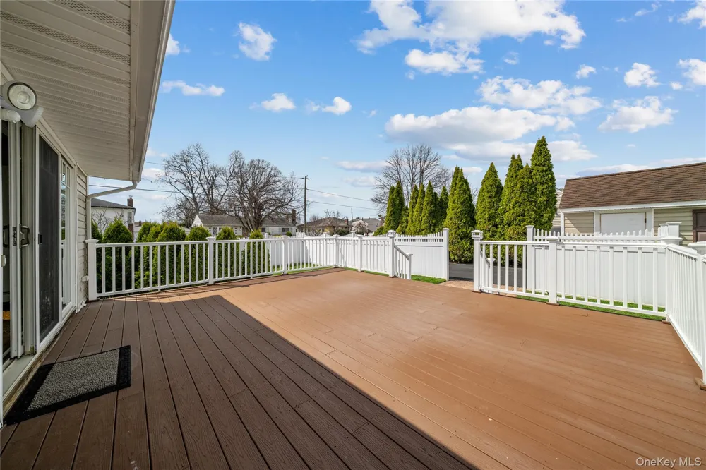 261 6th Street Bethpage, NY 11714