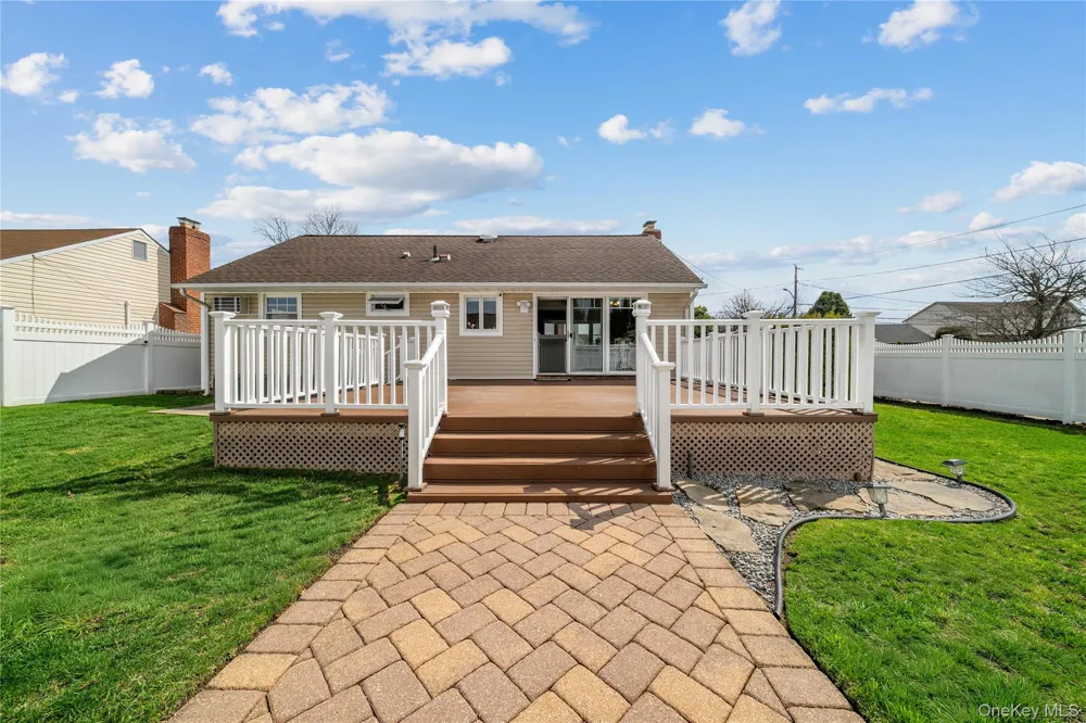 261 6th Street Bethpage, NY 11714