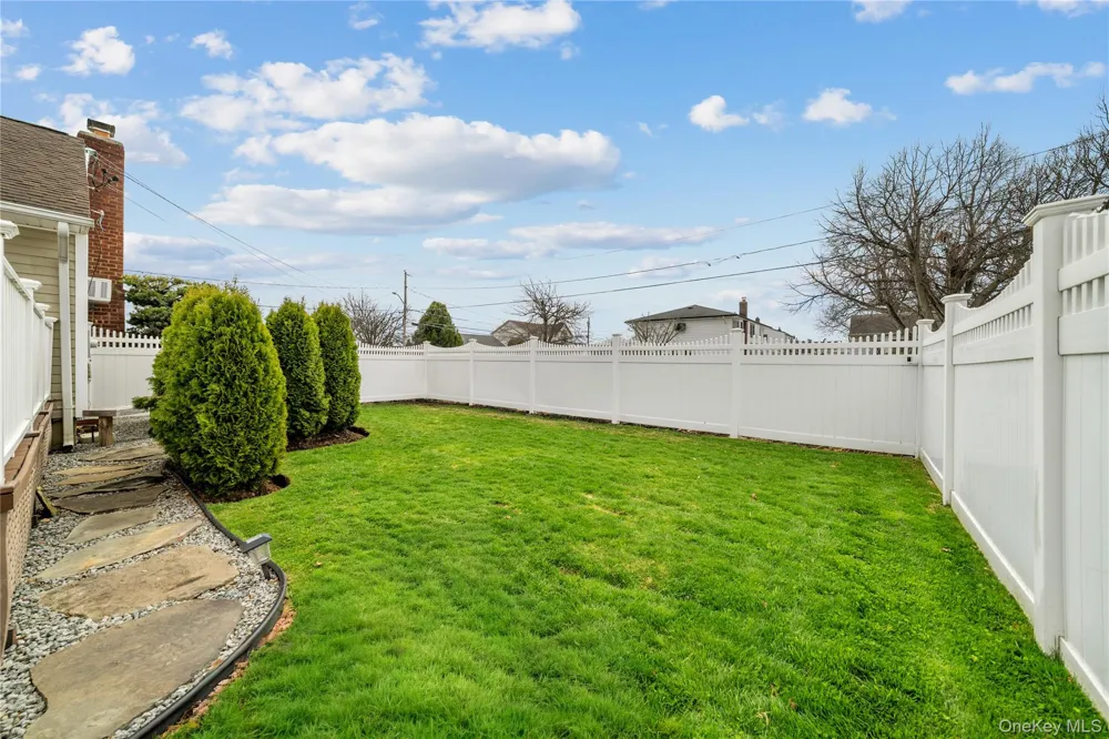 261 6th Street Bethpage, NY 11714