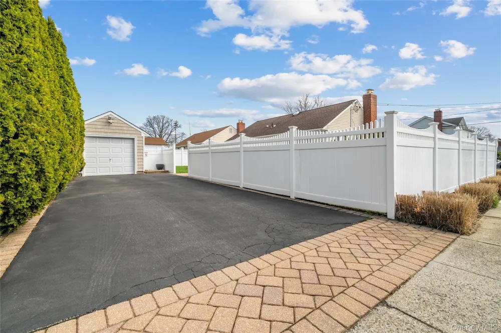261 6th Street Bethpage, NY 11714