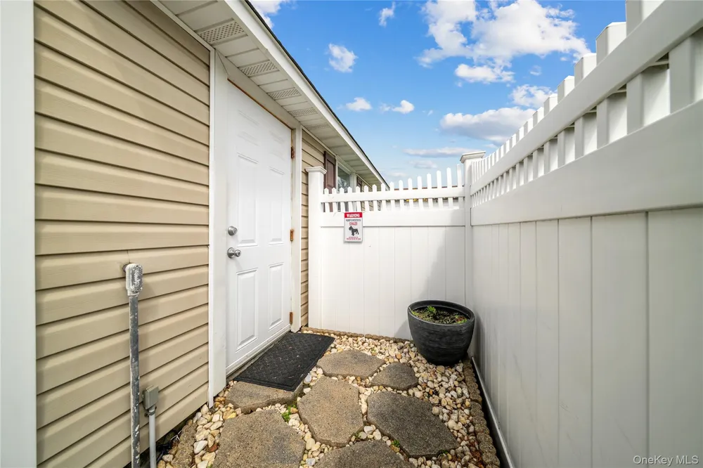 261 6th Street Bethpage, NY 11714