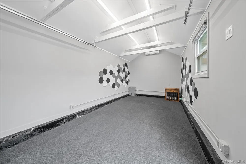261 6th Street Bethpage, NY 11714